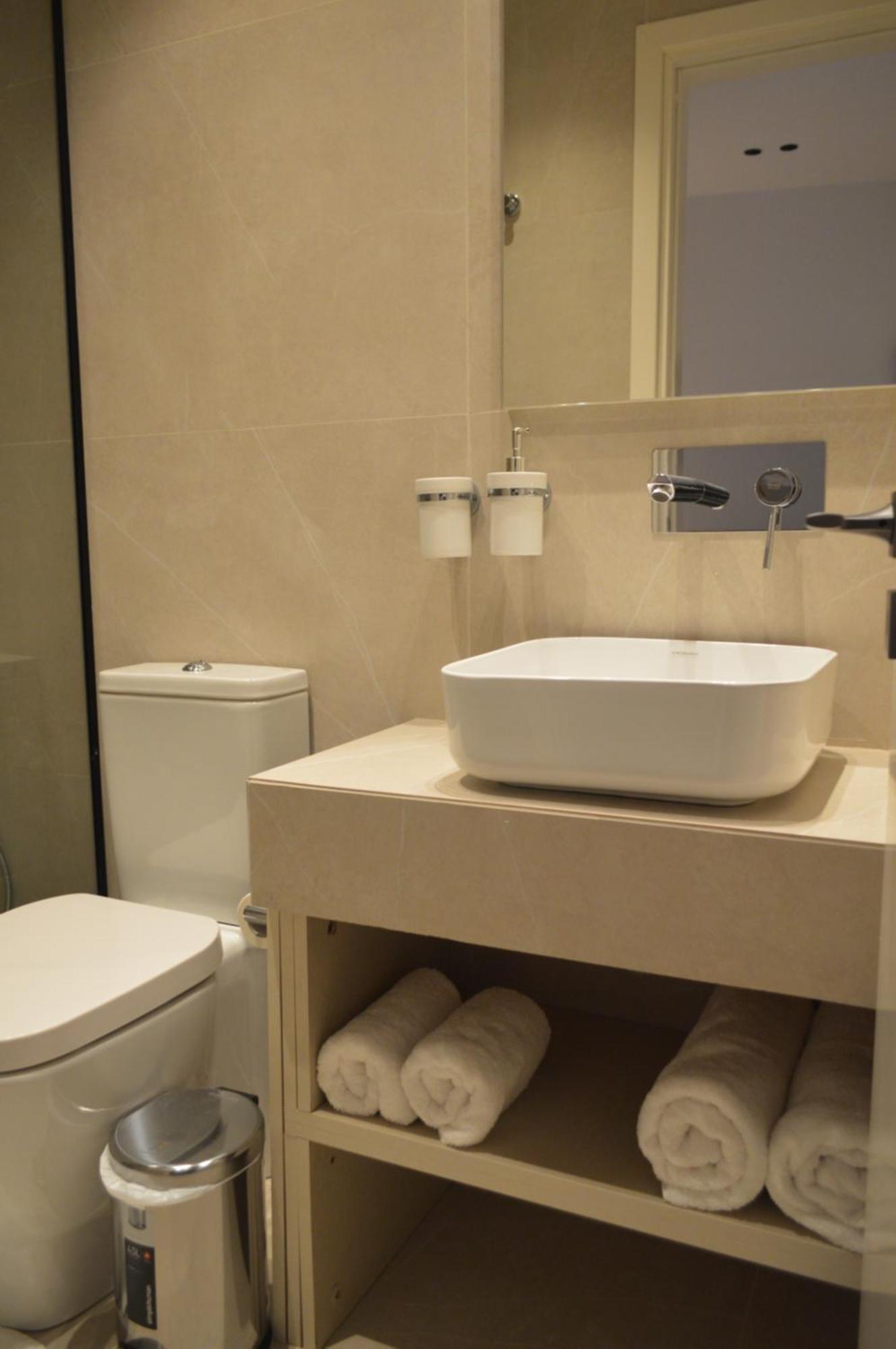 Leondiana Boutique Hotel ลาร์นาคา ภายนอก รูปภาพ